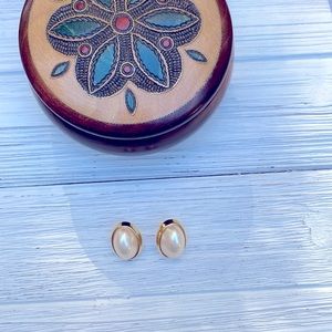 VTG Trifari Faux Pearl domed Post style earrings